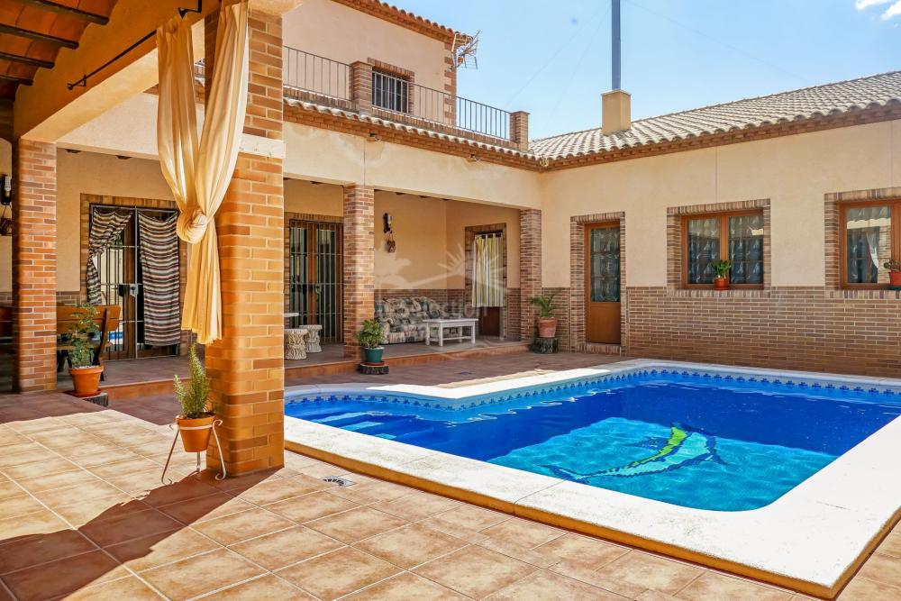  kaufen Villa Lora De Estepa Sierra Sur 1